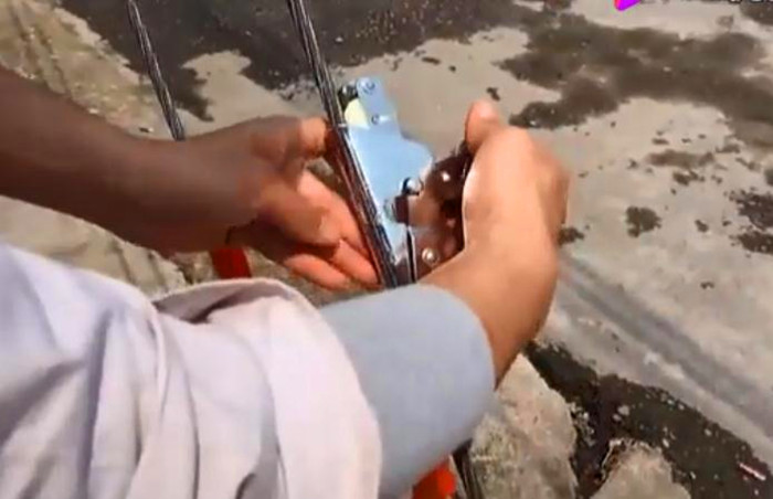 鋼絲繩抓繩器安裝過程